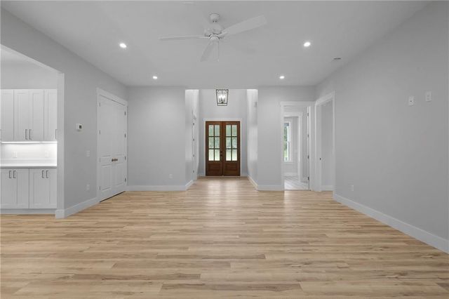 231 Salt Creek Way E, Brunswick, GA 31523