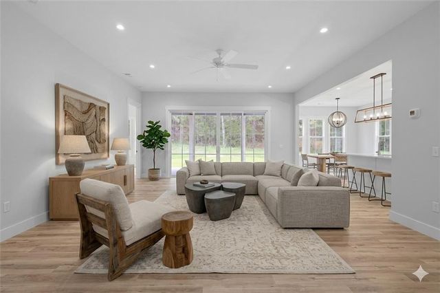 231 Salt Creek Way E, Brunswick, GA 31523