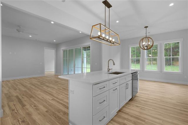 231 Salt Creek Way E, Brunswick, GA 31523