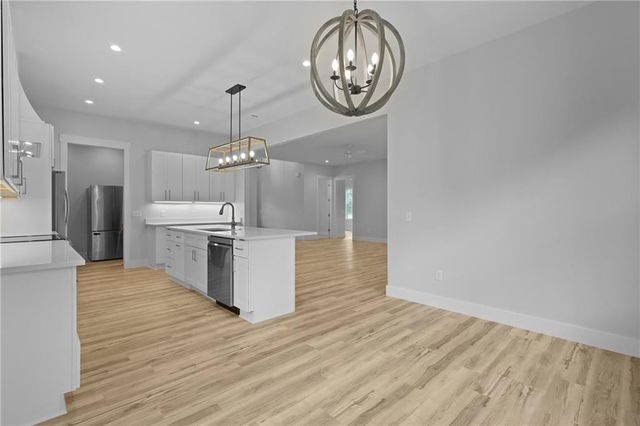 231 Salt Creek Way E, Brunswick, GA 31523