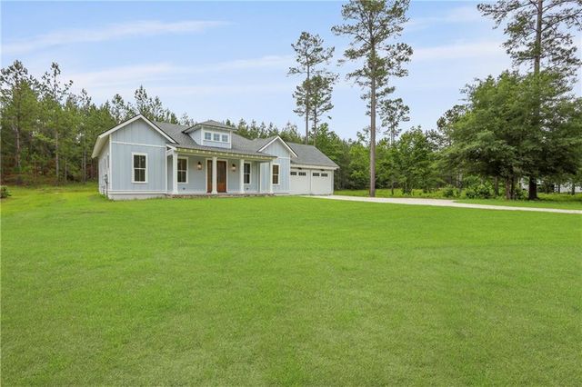 231 Salt Creek Way E, Brunswick, GA 31523