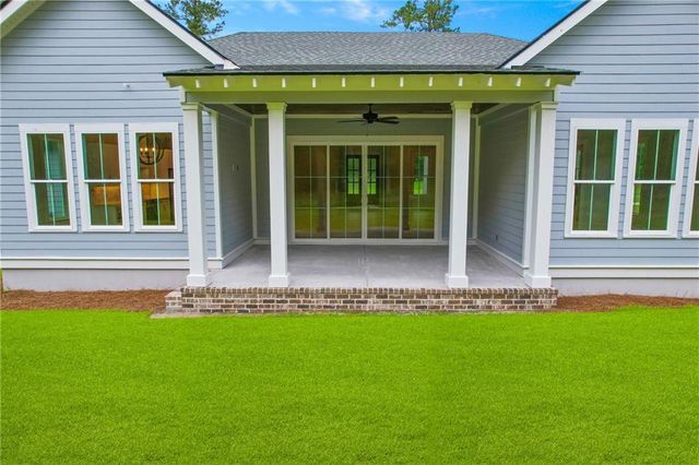231 Salt Creek Way E, Brunswick, GA 31523