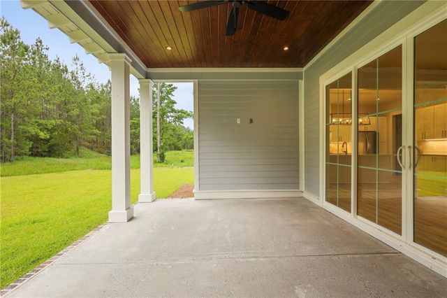 231 Salt Creek Way E, Brunswick, GA 31523