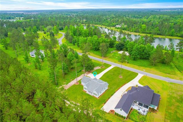 231 Salt Creek Way E, Brunswick, GA 31523