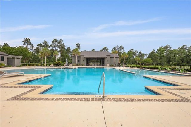 231 Salt Creek Way E, Brunswick, GA 31523