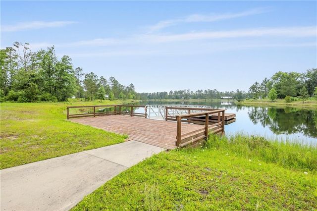 231 Salt Creek Way E, Brunswick, GA 31523