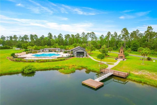 231 Salt Creek Way E, Brunswick, GA 31523