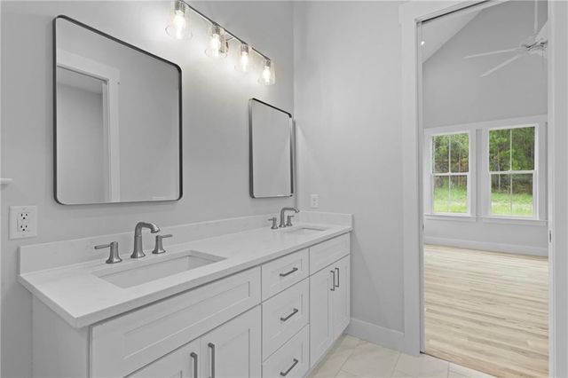 231 Salt Creek Way E, Brunswick, GA 31523