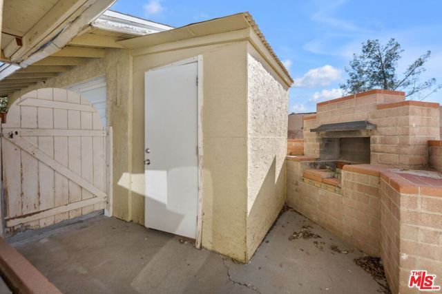 5122 W Avenue L10, Lancaster, CA 93536