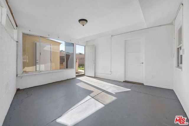 5122 W Avenue L10, Lancaster, CA 93536