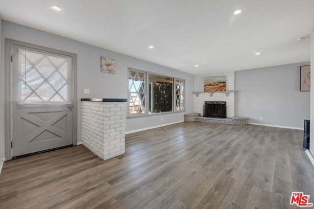 5122 W Avenue L10, Lancaster, CA 93536