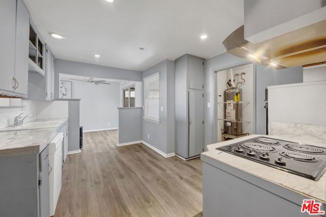 5122 W Avenue L10, Lancaster, CA 93536