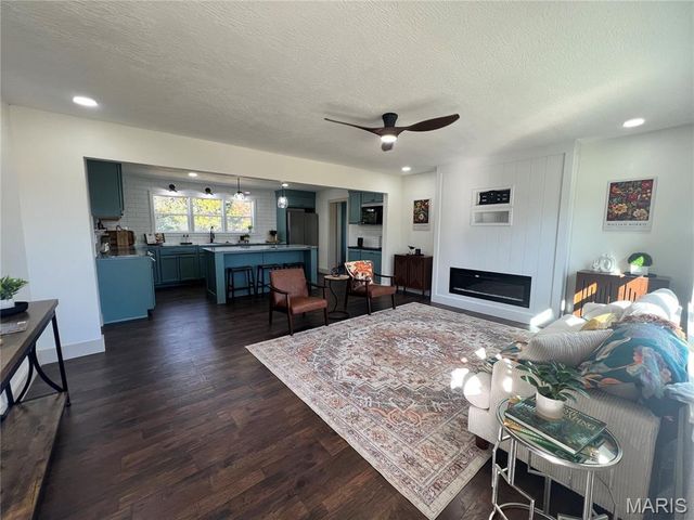 804 E Main Street, Richland, MO 65556