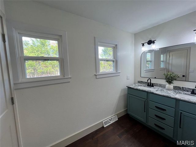 804 E Main Street, Richland, MO 65556