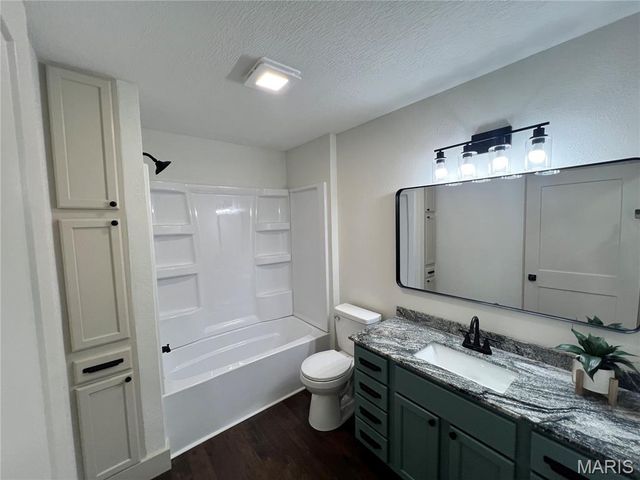 804 E Main Street, Richland, MO 65556