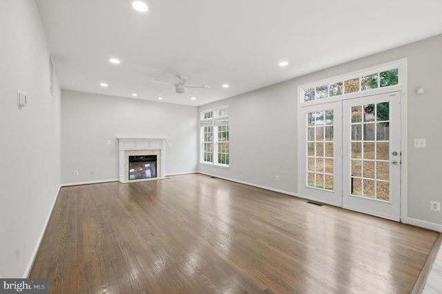 13217 KINNICUTT DR, Woodbridge, VA 22192