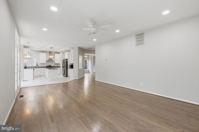 13217 KINNICUTT DR, Woodbridge, VA 22192