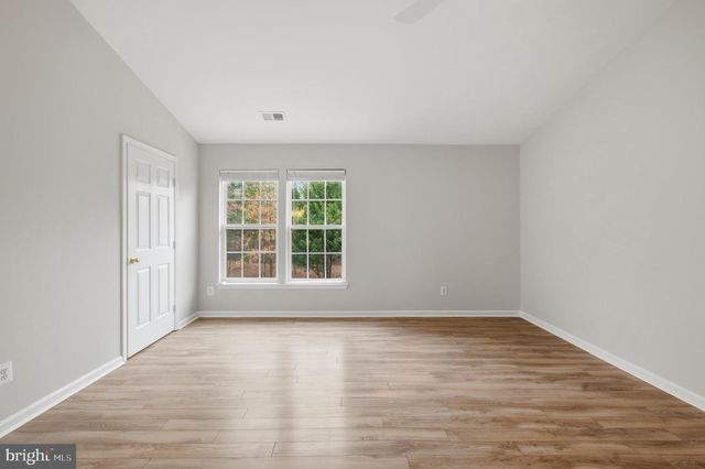 13217 KINNICUTT DR, Woodbridge, VA 22192