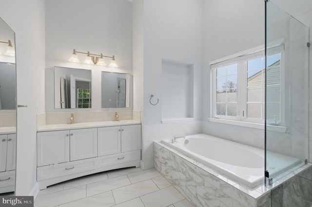 13217 KINNICUTT DR, Woodbridge, VA 22192