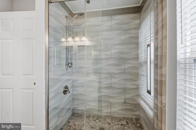 13217 KINNICUTT DR, Woodbridge, VA 22192