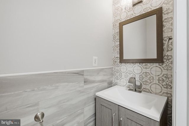 13217 KINNICUTT DR, Woodbridge, VA 22192