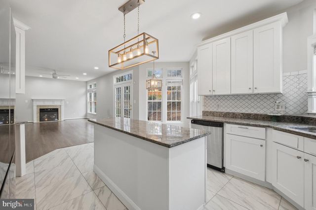 13217 KINNICUTT DR, Woodbridge, VA 22192