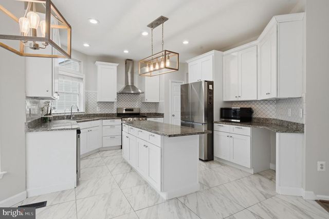 13217 KINNICUTT DR, Woodbridge, VA 22192