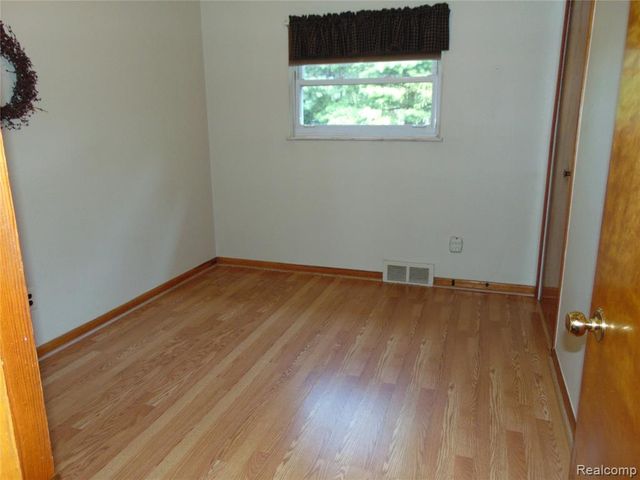 12237 Champaign Avenue, Warren, MI 48089