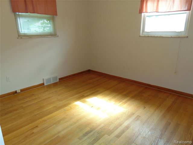 12237 Champaign Avenue, Warren, MI 48089