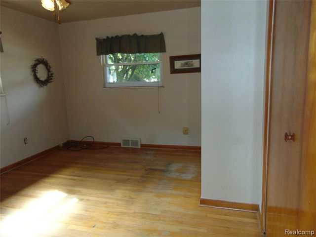 12237 Champaign Avenue, Warren, MI 48089