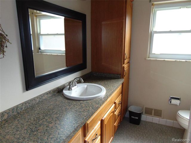 12237 Champaign Avenue, Warren, MI 48089