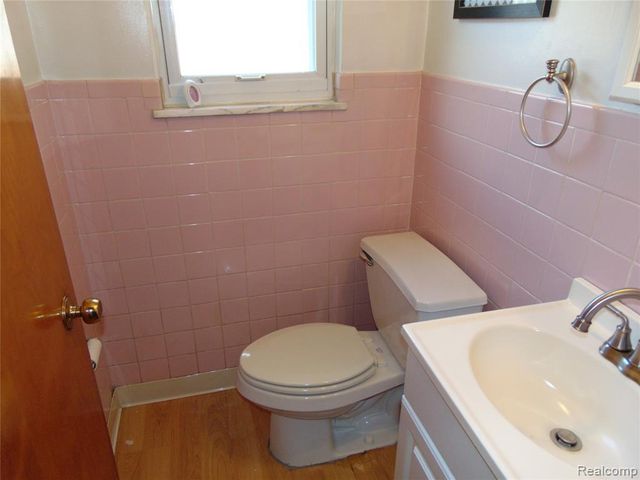 12237 Champaign Avenue, Warren, MI 48089