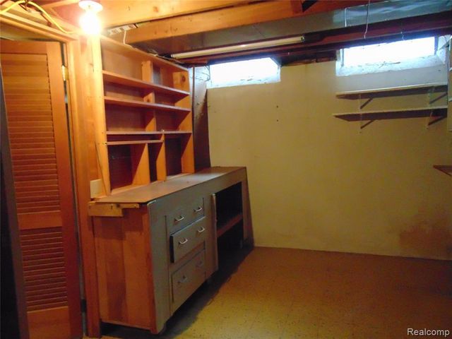 12237 Champaign Avenue, Warren, MI 48089