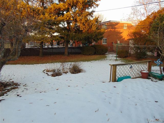 12237 Champaign Avenue, Warren, MI 48089