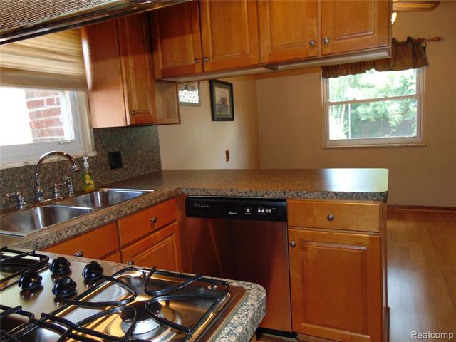 12237 Champaign Avenue, Warren, MI 48089