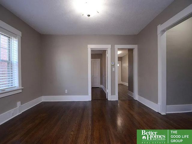 3155 jackson Street, Omaha, NE 68105