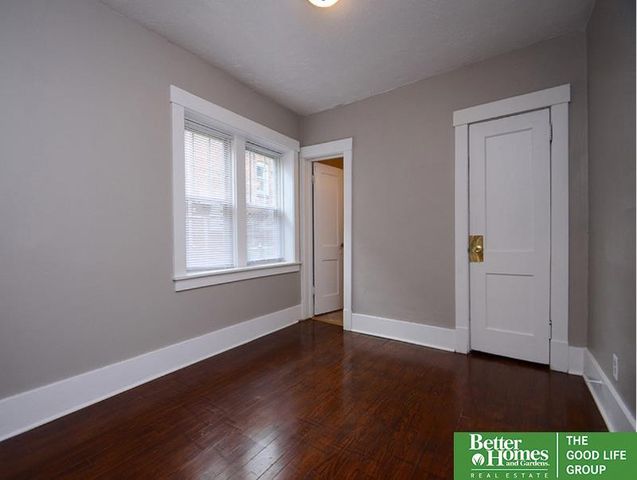 3155 jackson Street, Omaha, NE 68105