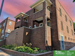 3155 jackson Street, Omaha, NE 68105