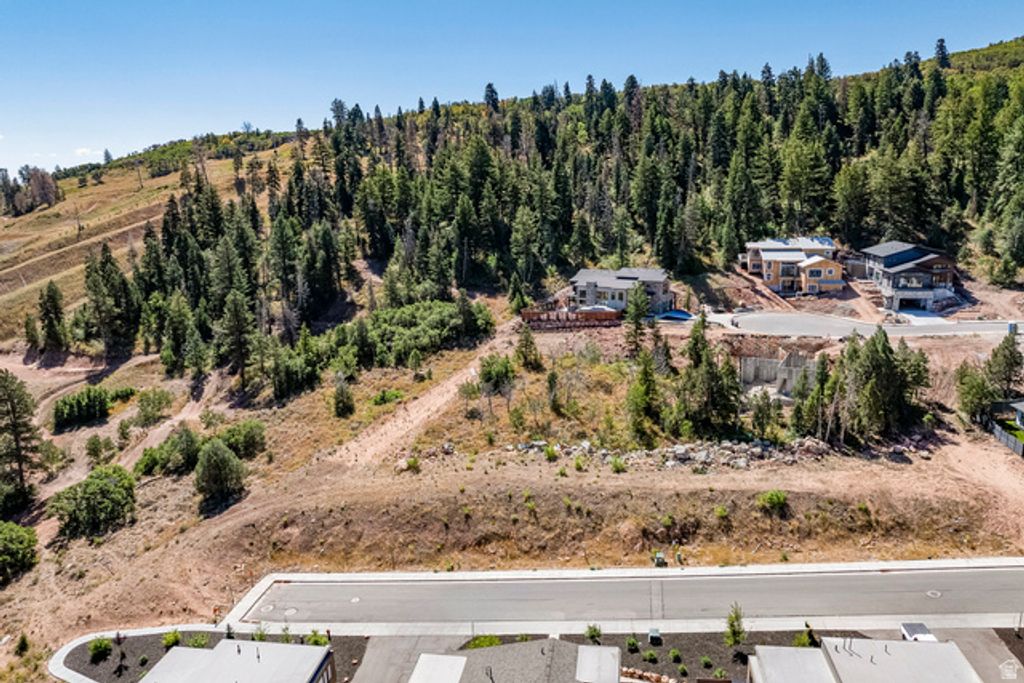 Image 11 of property listing at 4033 W DISCOVERY WAY #323, Park City, UT 84098