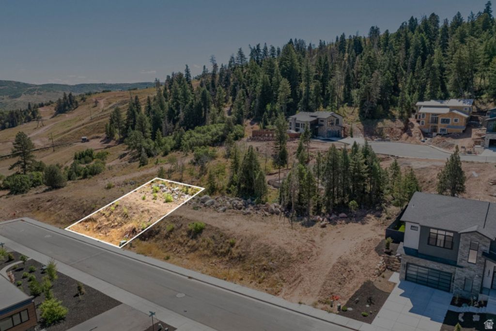 Image 13 of property listing at 4033 W DISCOVERY WAY #323, Park City, UT 84098