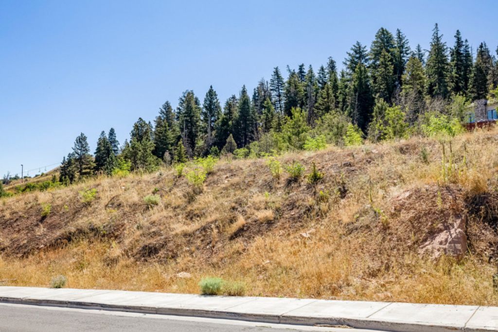 Image 27 of property listing at 4033 W DISCOVERY WAY #323, Park City, UT 84098