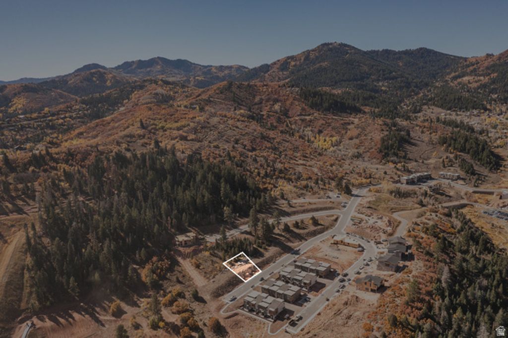 Image 38 of property listing at 4033 W DISCOVERY WAY #323, Park City, UT 84098