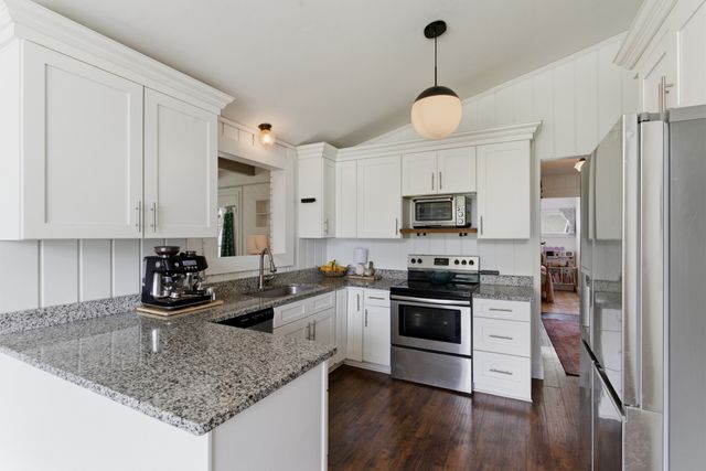 99 Curtiswood Dr, Hendersonville, TN 37075