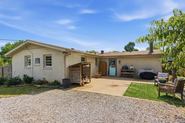 99 Curtiswood Dr, Hendersonville, TN 37075