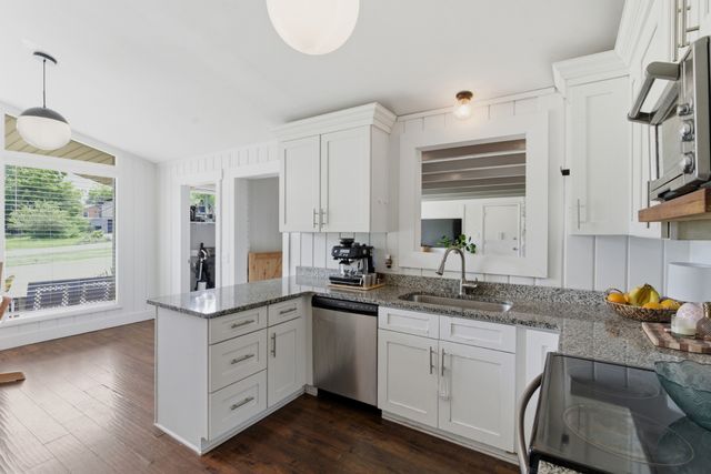 99 Curtiswood Dr, Hendersonville, TN 37075