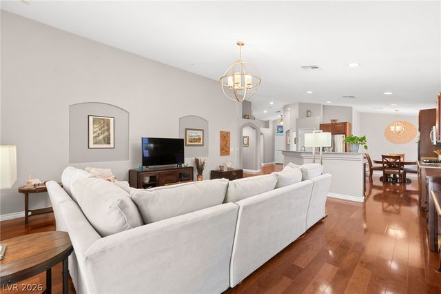8156 Waltons Mill Court, Las Vegas, NV 89131