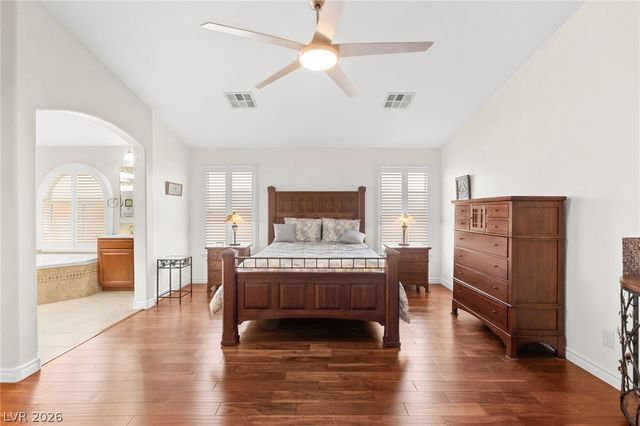 8156 Waltons Mill Court, Las Vegas, NV 89131