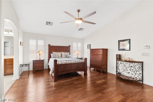8156 Waltons Mill Court, Las Vegas, NV 89131