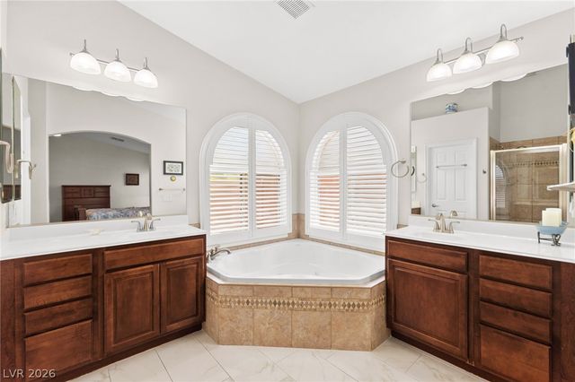 8156 Waltons Mill Court, Las Vegas, NV 89131