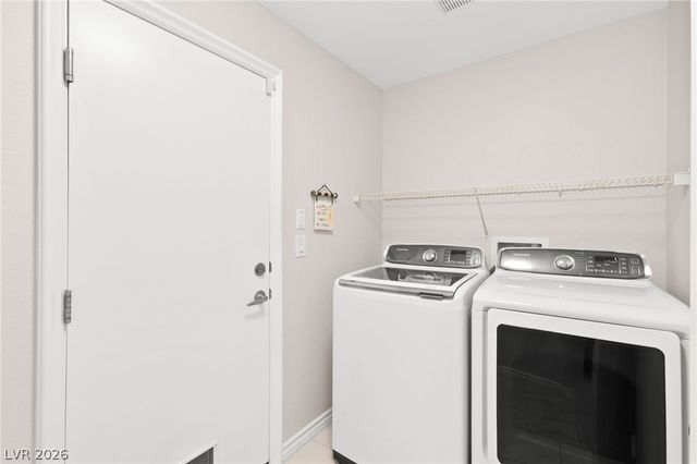 8156 Waltons Mill Court, Las Vegas, NV 89131